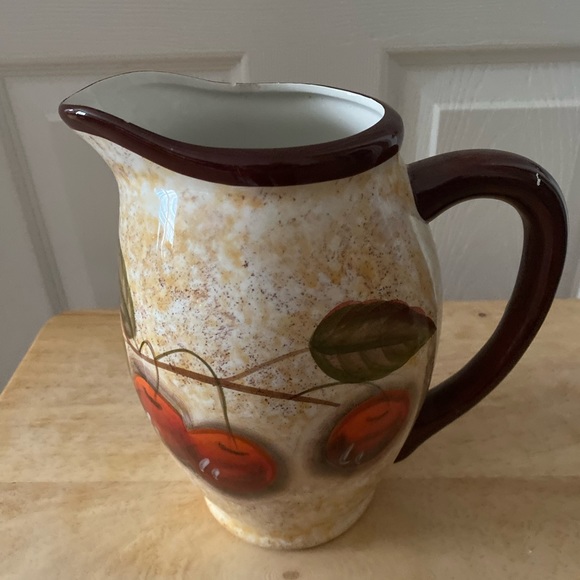 Ceramic Grape Pitcher🍇💜 - Picture 3 of 4